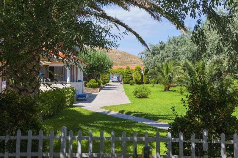 Platy Beach Hotel Экстерьер фото