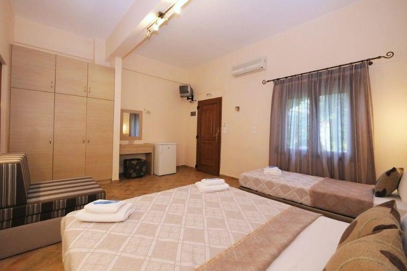 Platy Beach Hotel Экстерьер фото